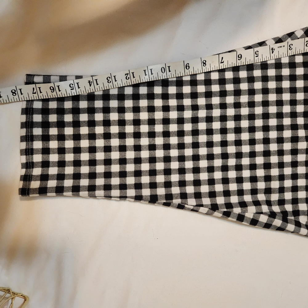 Torrid Size 2 Black White Checkered Stretch Capri Pants - Picture 6 of 7